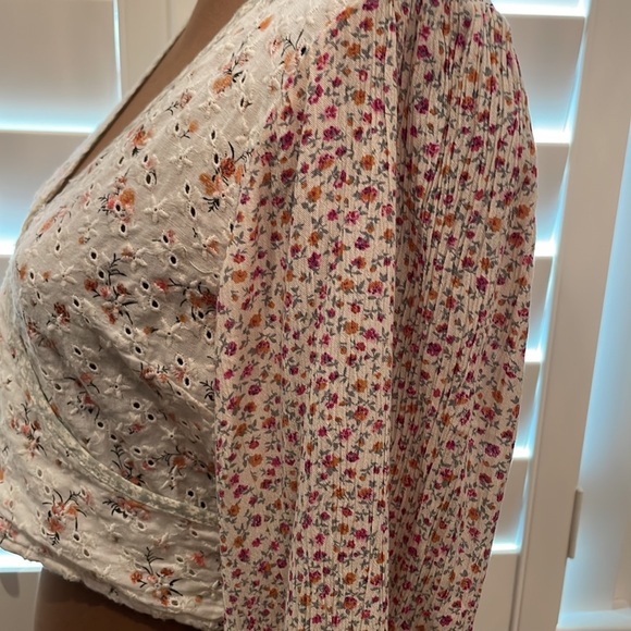 American Eagle top - Picture 4 of 7